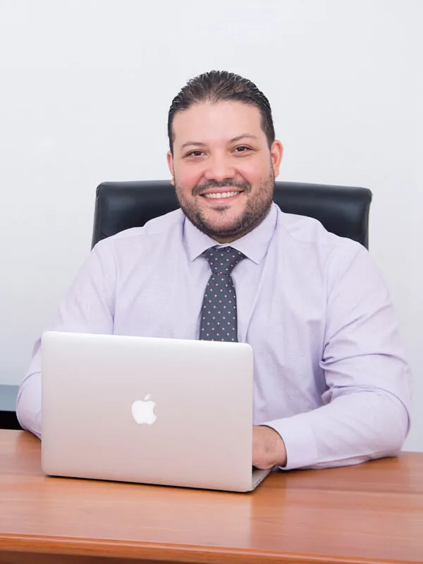 Dr. Andrés Morales