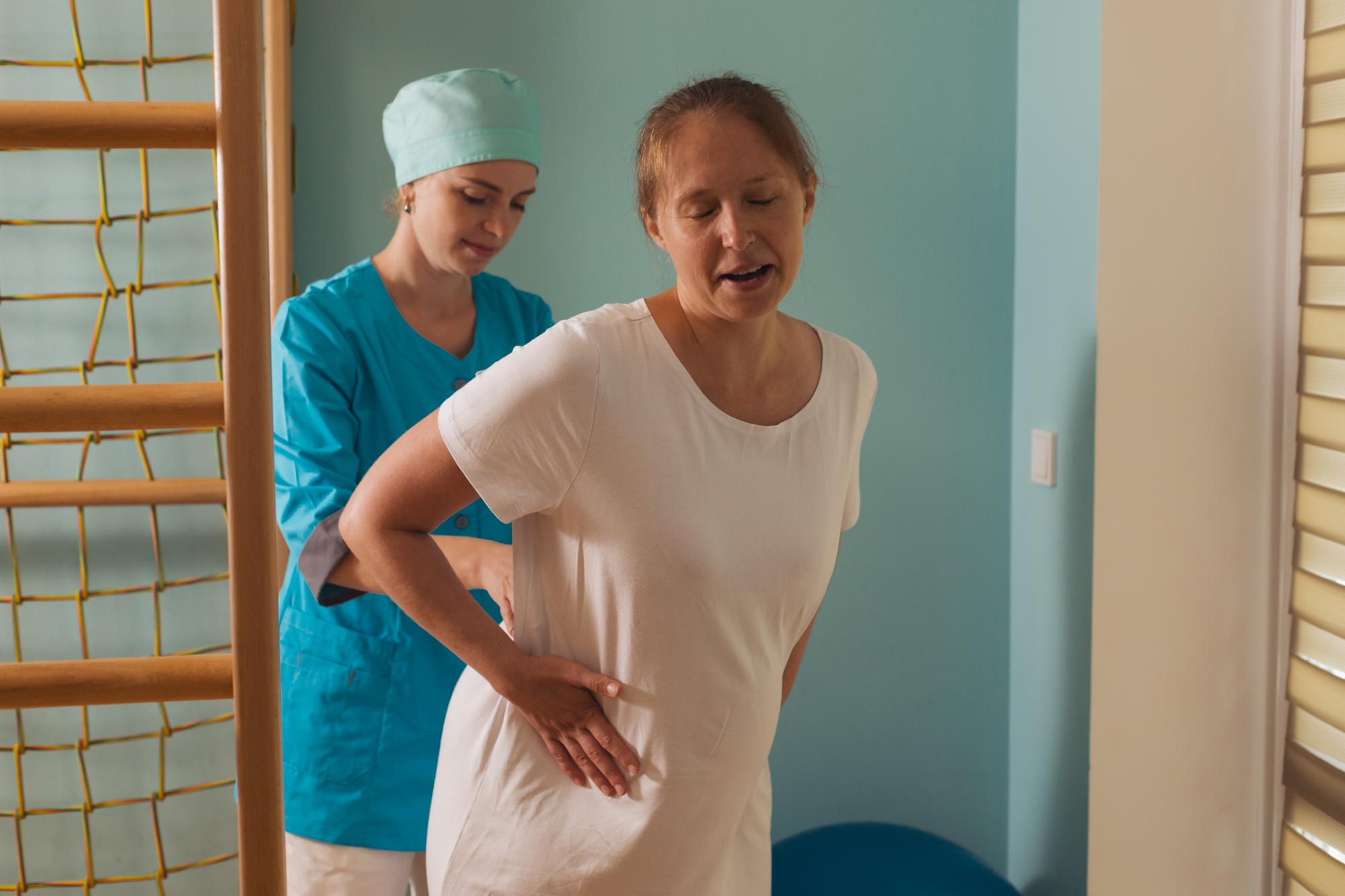 Vertebroplastia percutánea en adultos mayores - Costa Rica