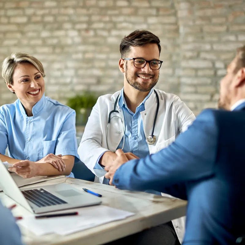 Atención en neurocirugía con seguros médicos Atención en neurocirugía con seguros médicos